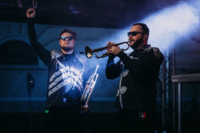 Scéna na Adalu - SunCity Brass